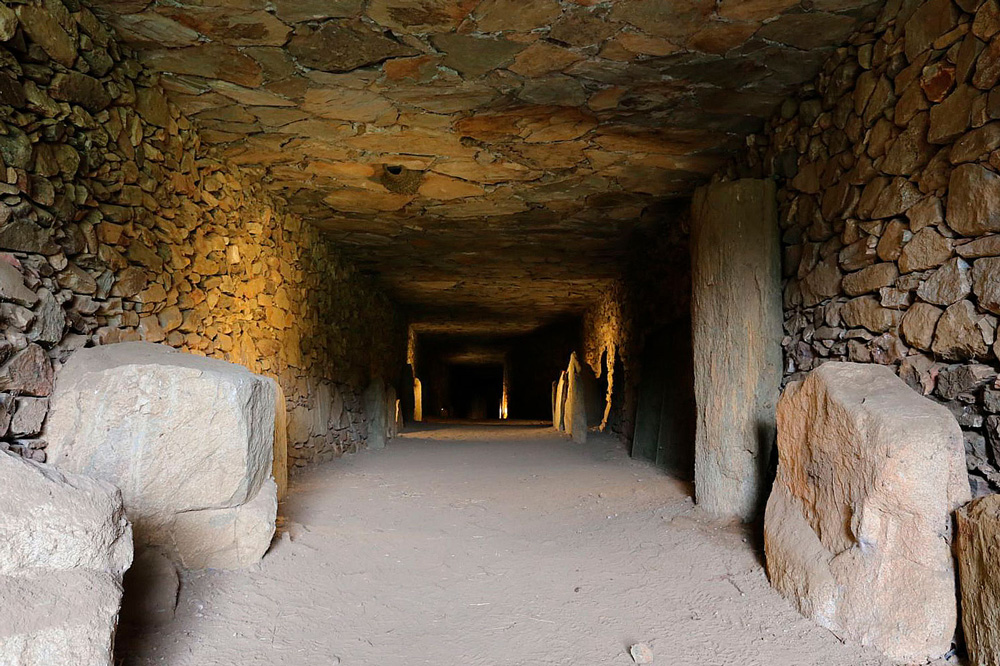 Alumbrado con luz indirecta del Domen de la granja de Toriñuelo